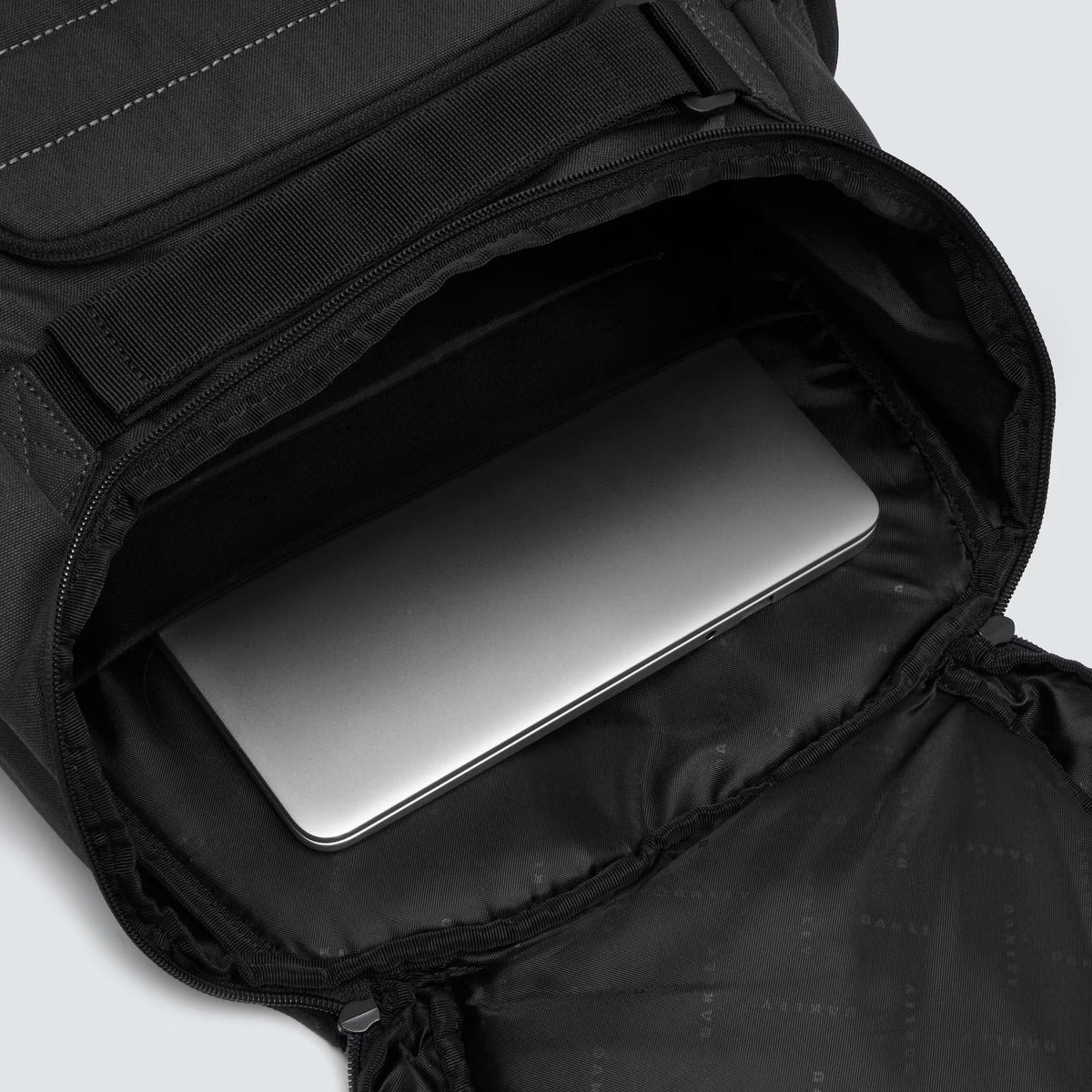 Oakley Enduro 3.0 Big Σακίδιο Πλάτης 30L Blackout